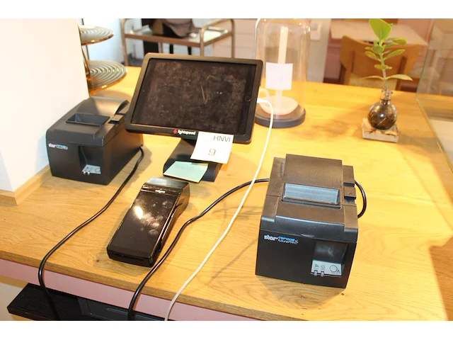 Kassasysteem bestaande uit tablet, twee bonnenprinters star tsp100 en mobiele pinterminal adyen. - afbeelding 1 van  4