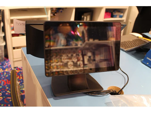 Kassasysteem partner bestaande uit pc met touchscreen (8gb-120gb), klantenscherm, barcodescanner, bonnenpri... - afbeelding 2 van  3