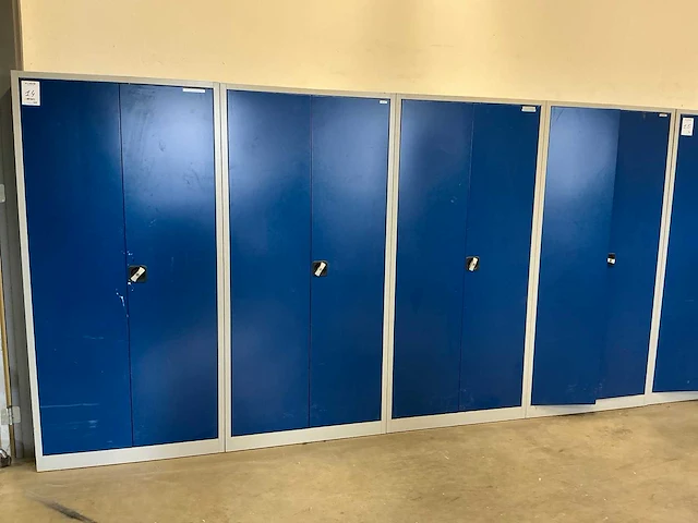 Kast (4x) - afbeelding 1 van  15