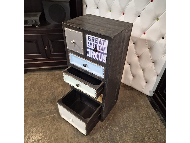 Kast chesterfield, chesterfield, meerkleurig - afbeelding 1 van  4