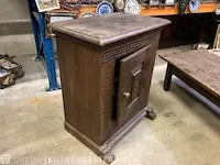 Kast en tafel - afbeelding 3 van  5