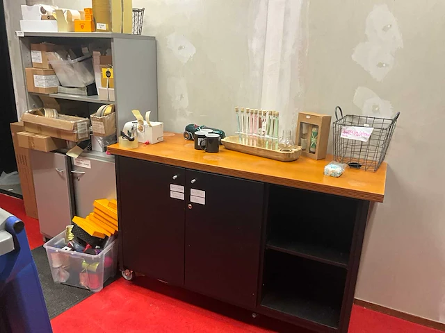 Kast en verrijdbare werkbank - afbeelding 2 van  6
