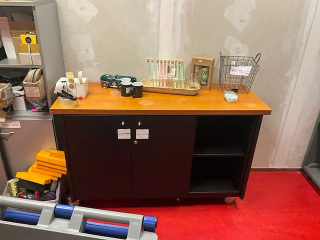 Kast en verrijdbare werkbank - afbeelding 4 van  6