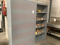 Kast met bouten en moeren - afbeelding 1 van  7