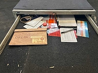 Kast met divers gereedschap - afbeelding 9 van  9
