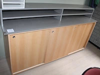 Kast met drie schuifdeuren. afmeting 185 x 48 x 82 cm - afbeelding 1 van  1