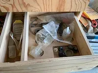 Kast met frezen, boren etc - afbeelding 13 van  13
