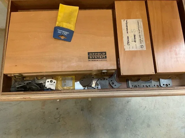 Kast met frezen - afbeelding 13 van  23