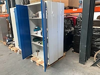 Kast met inhoud (2x) - afbeelding 1 van  10