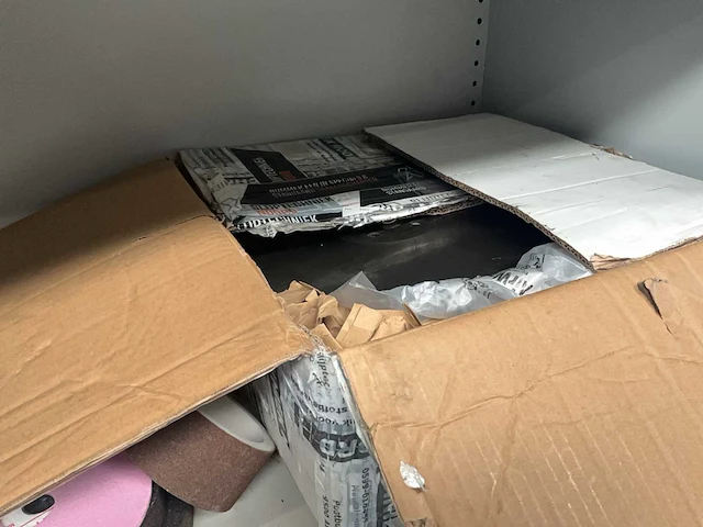 Kast met inhoud (2x) - afbeelding 4 van  10