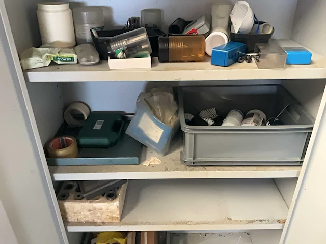 Kast met inhoud (3x) - afbeelding 7 van  16