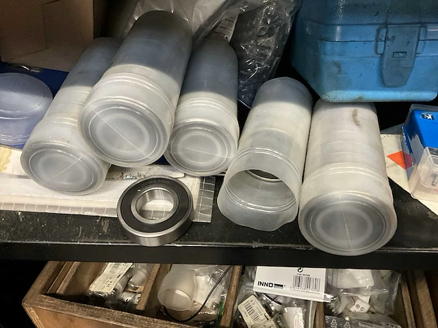 Kast met onderdelen - afbeelding 5 van  21