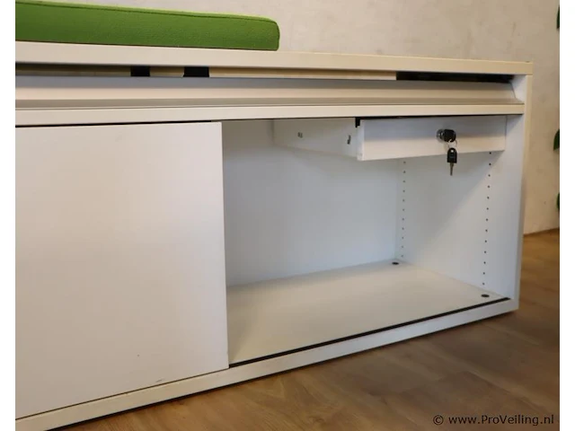 Kast met schuifdeuren - 140x43x54 cm - afbeelding 2 van  3