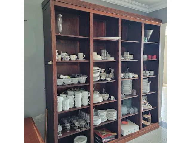 Kast met servies en glazen - afbeelding 5 van  12