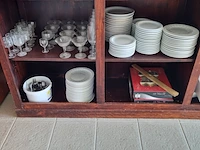 Kast met servies en glazen - afbeelding 10 van  12