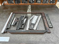 Kast met toebehoren degelstansmachine - afbeelding 4 van  5