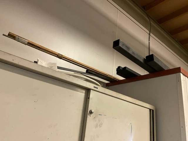 Kast met voorraad (2x) - afbeelding 9 van  18