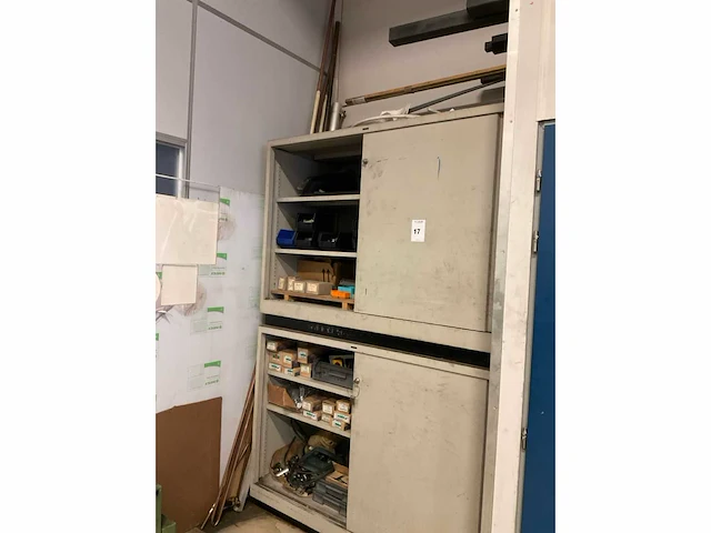 Kast met voorraad (2x) - afbeelding 11 van  18