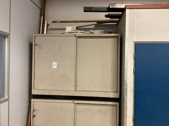 Kast met voorraad (2x) - afbeelding 12 van  18