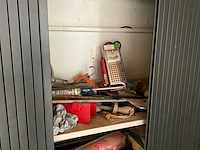 Kasten met diverse onderdelen, gereedschappen en accessoires - afbeelding 2 van  12