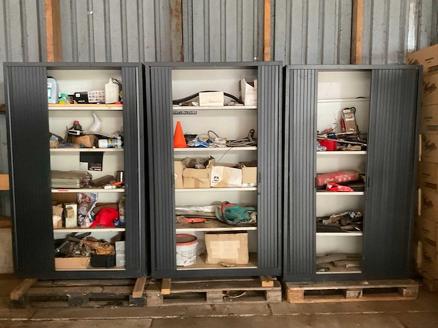 Kasten met diverse onderdelen, gereedschappen en accessoires - afbeelding 1 van  12