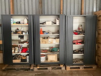 Kasten met diverse onderdelen, gereedschappen en accessoires - afbeelding 1 van  12