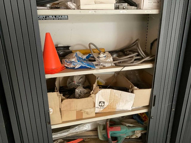 Kasten met diverse onderdelen, gereedschappen en accessoires - afbeelding 11 van  12