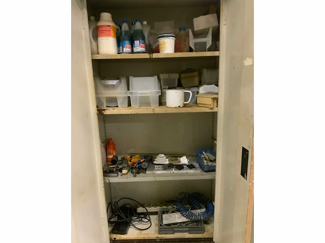 Kasten met inhoud - afbeelding 17 van  19