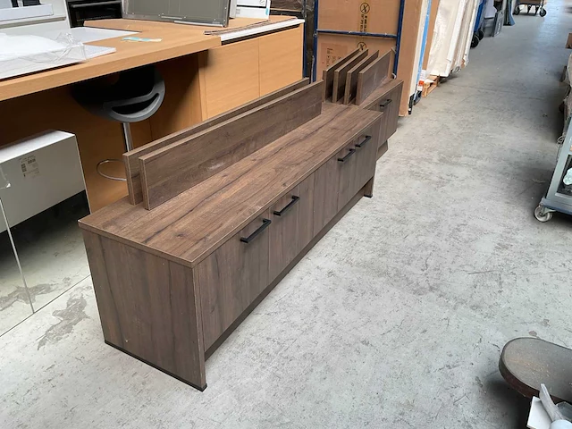 Kasten wand met 6 planchetten - afbeelding 7 van  11