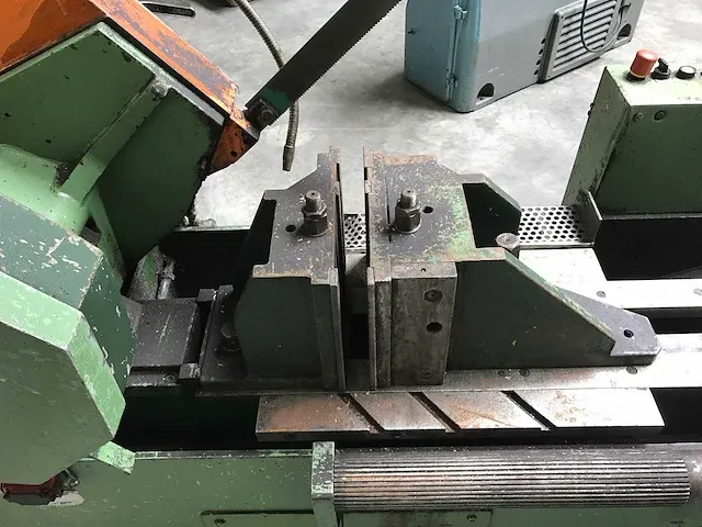 Kasto - 470 - ijzerzaagmachines - afbeelding 6 van  7