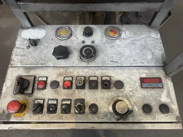 Kasto - cut du4 - metal vertical band sawing machine - 2010 - afbeelding 5 van  6