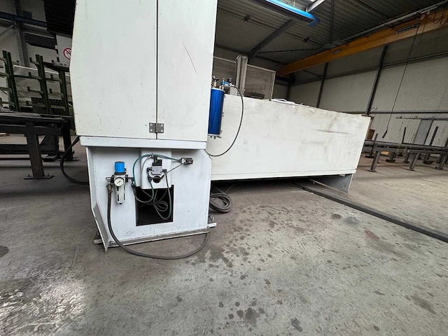 Kasto - kastotec a5 - cnc band sawing machine - 2010 - afbeelding 16 van  24