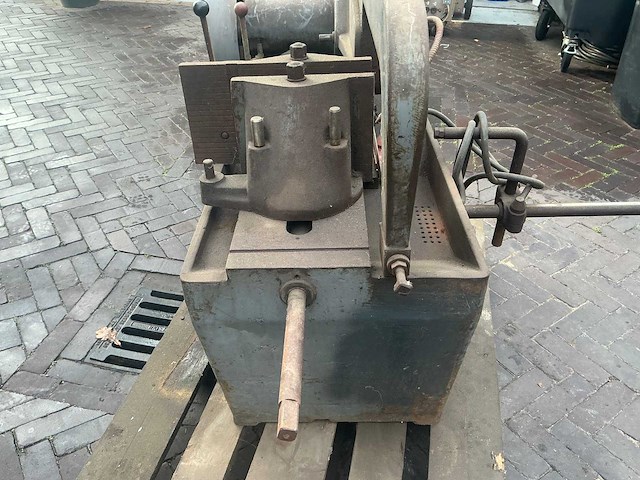 Kasto hm 1,8 zaagmachine - afbeelding 13 van  15