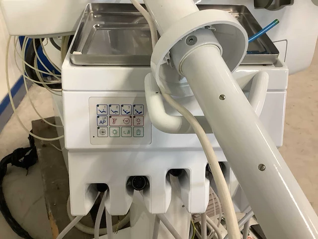 Kavo promatic tandartsstoel met onderzoekslamp - afbeelding 3 van  4