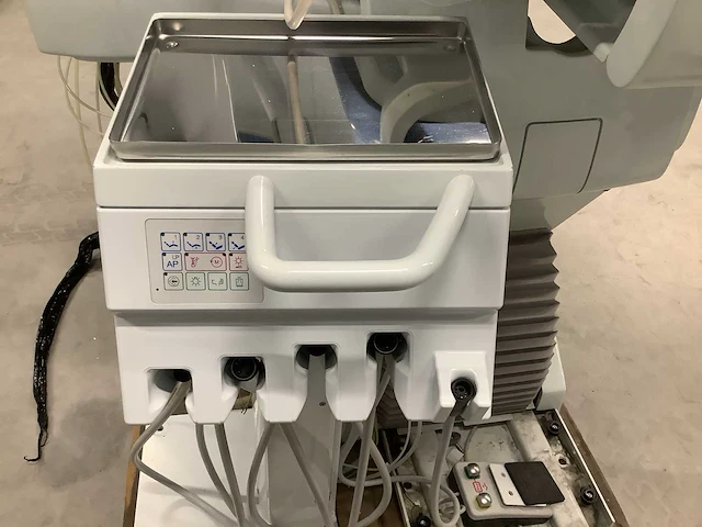 Kavo promatic tandartsstoel met onderzoekslamp - afbeelding 4 van  4