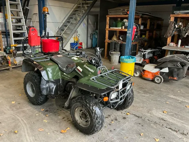 Kawasaki klf 300 quad - afbeelding 10 van  17