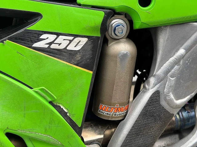 Kawasaki kxf 250 motorcycle i - afbeelding 13 van  15