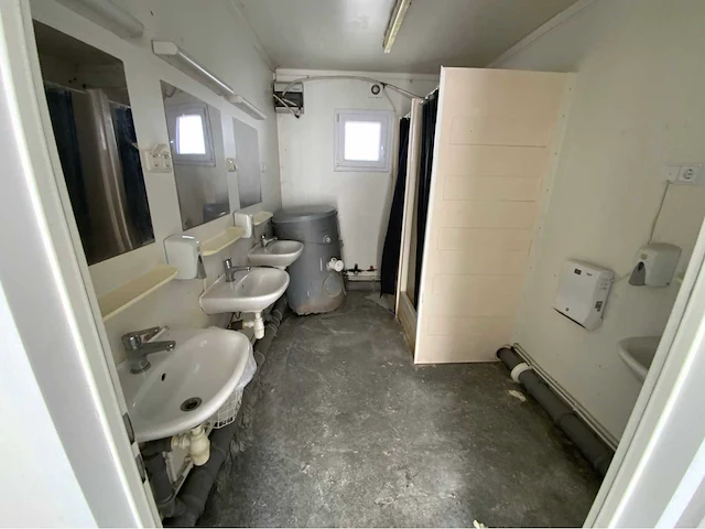Kbs kleedruimte toilet / douche unit - afbeelding 9 van  11