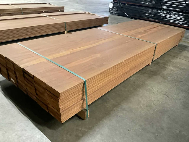 Kebony radiata vlonderdelen glad 22x142 mm (77x) - afbeelding 2 van  3