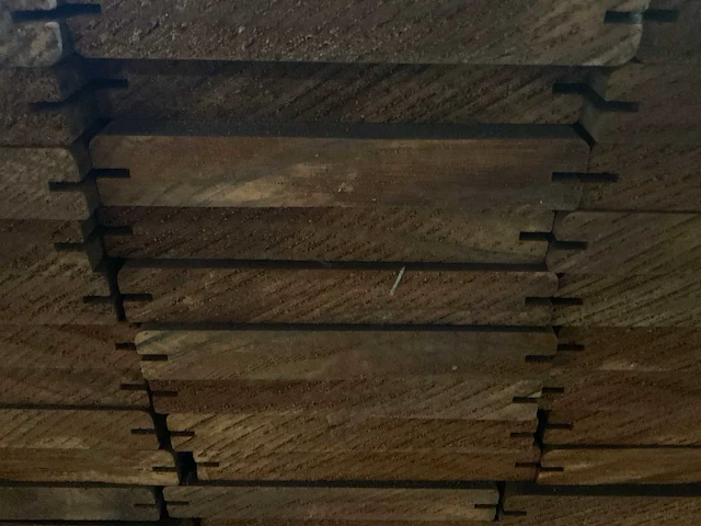 Kebony radiata vlonderdelen glad 22x142 mm (77x) - afbeelding 3 van  3