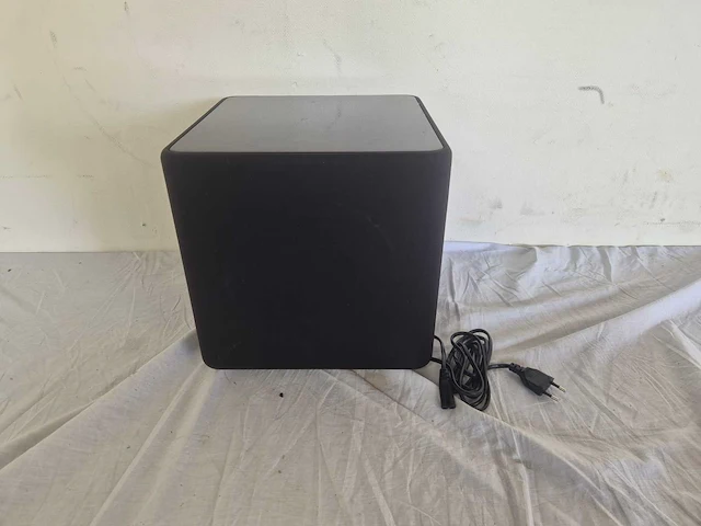 Kef kube 8 mie actieve subwoofer - zwart - afbeelding 2 van  3