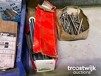 Keilbouten en divers - afbeelding 4 van  4