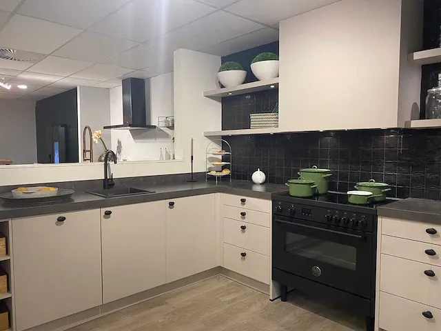 Keller - showroomkeuken - afbeelding 1 van  30