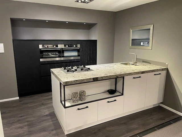Keller - showroomkeuken - afbeelding 1 van  32
