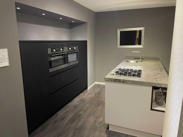 Keller - showroomkeuken - afbeelding 12 van  32