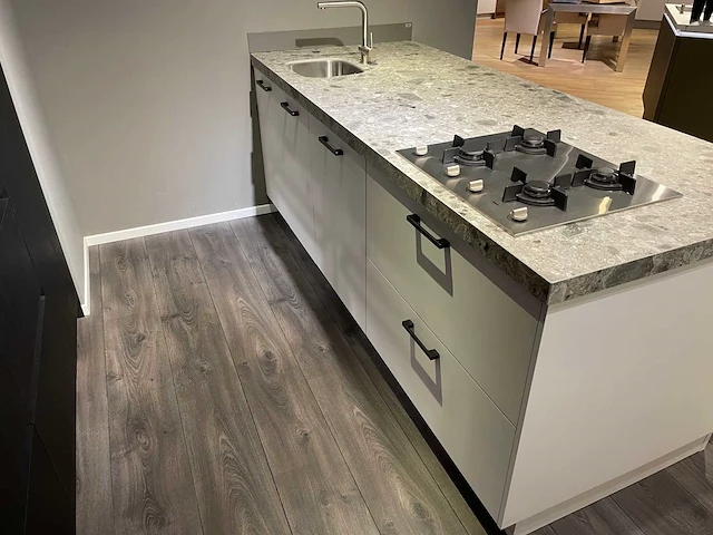 Keller - showroomkeuken - afbeelding 30 van  32
