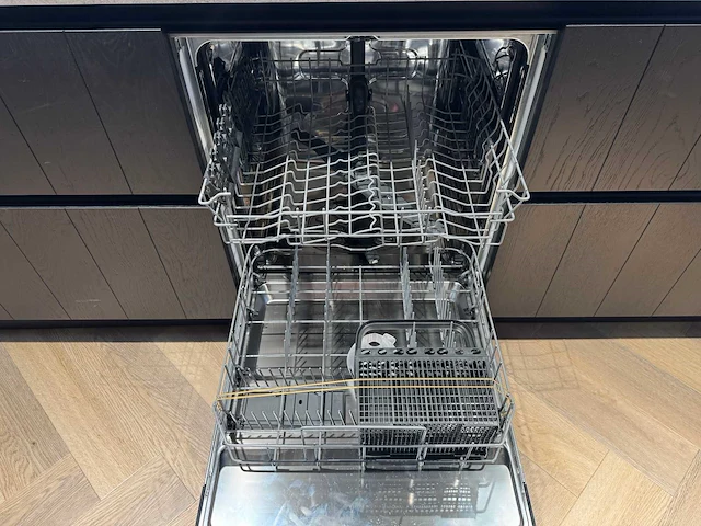 Keller - showroomkeukens - afbeelding 15 van  47
