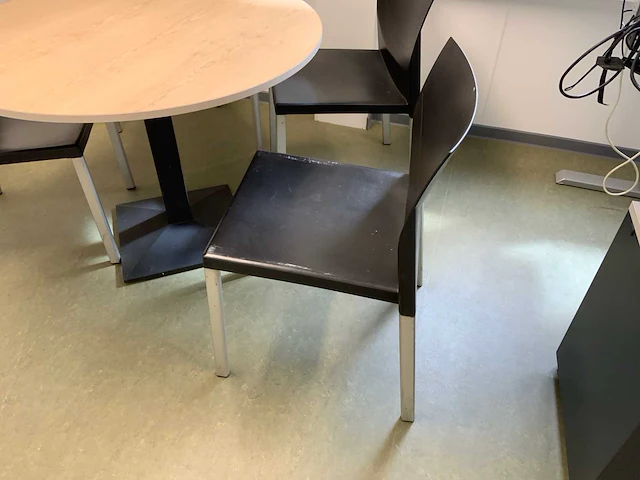 Kembo vergadertafel met 4 vergaderstoelen - afbeelding 3 van  4