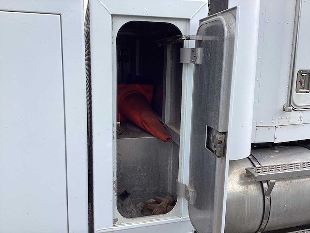 Kenworth t 800 b vrachtwagen - afbeelding 39 van  44