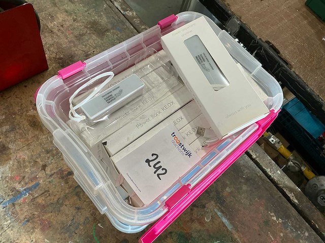 Keox powerbank (27x) - afbeelding 1 van  5